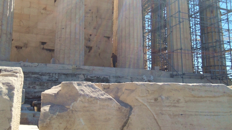 2011-3071-Athens-ParthenonConstrWorker