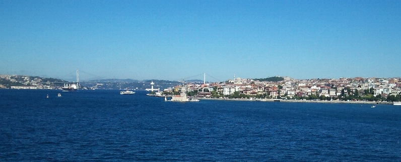 2011-404-Istanbul-BridgeAndMaidensTower