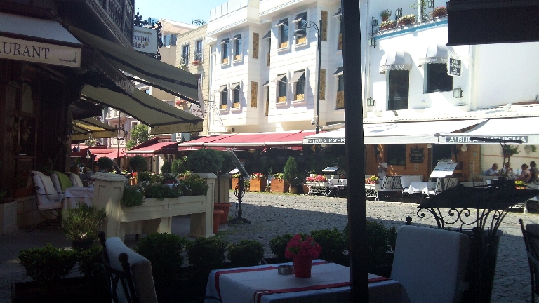 2011-408-Istanbul-LunchRestaruantStreetView