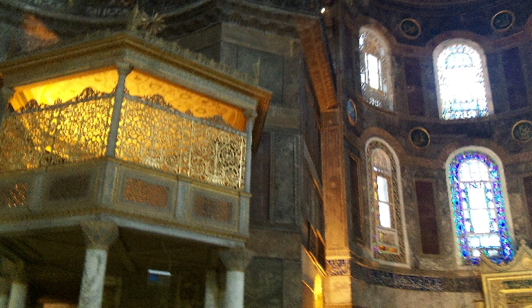 2011-420-HagiaSophia-lAltarAndWindows