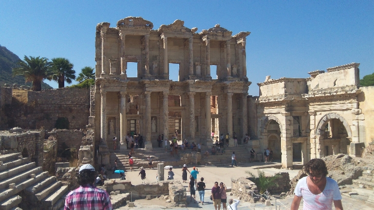 2011-726-Ephesus-Library-LongShot