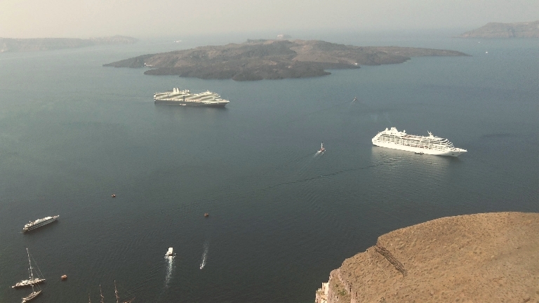 2011-802-Santorini-ShipsAndLavaDome