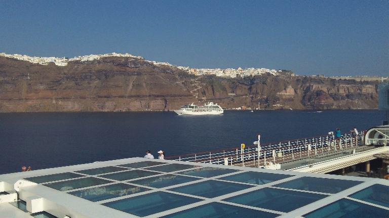 2011-828-Santorini-FiraLongShotFromShipCabanas