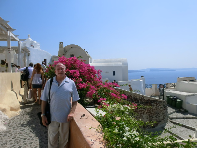 2011Cruise-805B-Santorini-BodenAndBouganvInOia