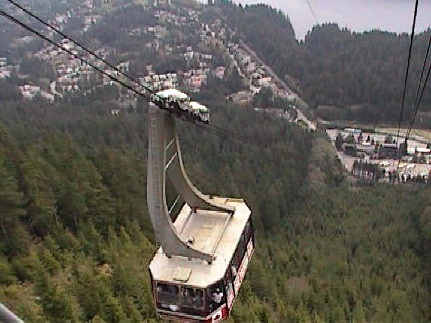 GrouseMountainSkyrideGondolaOpposite